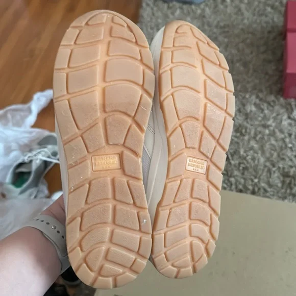 Banana republic new sneaker size 7 - Picture 5 of 6